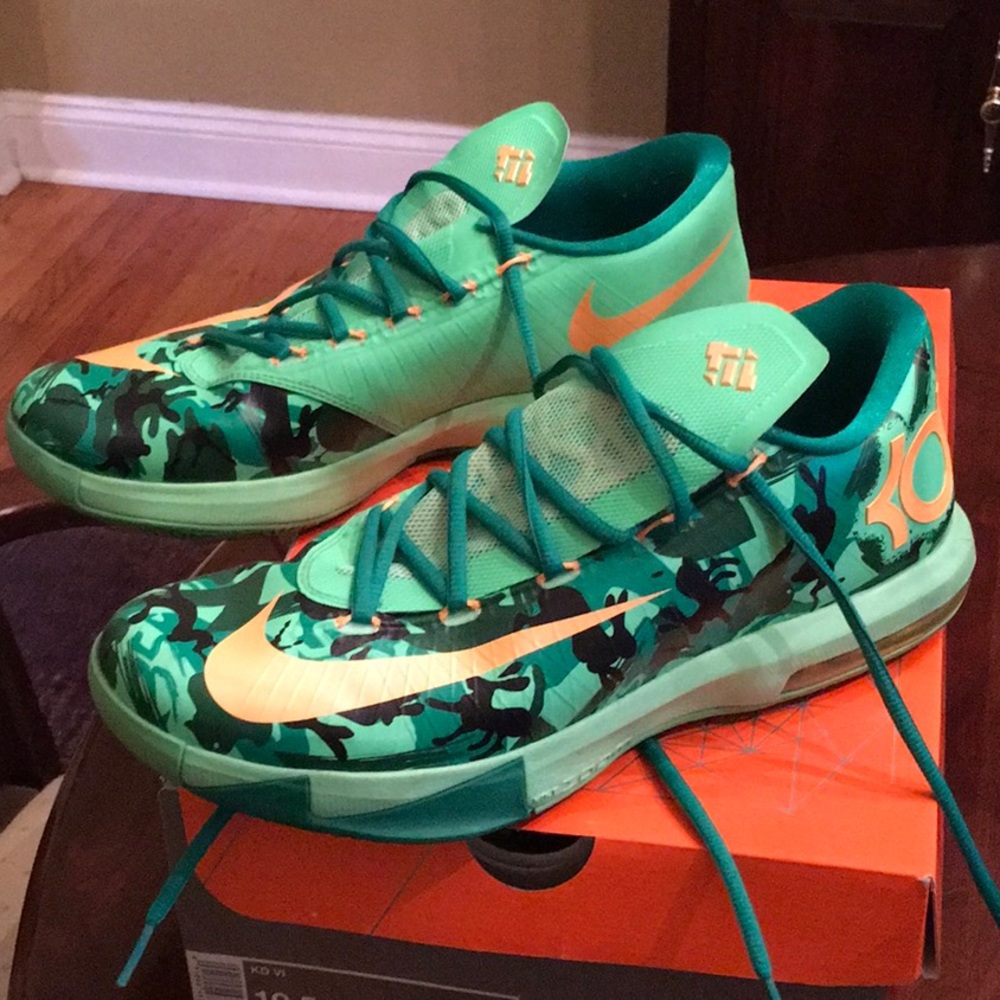 KD Nike Men’s Camo Sneakers